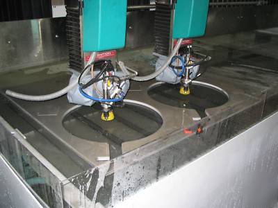 Flow wmc-4040 dynamic waterjet low hours