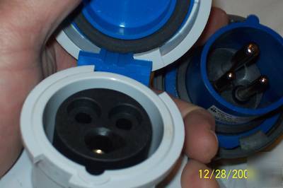 Pass & seymour PS320P6-w watertight plug & receptacle