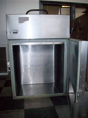 Silver king lettuce crisper/dispenser (SK25B)-used