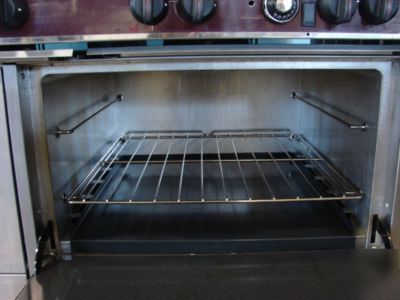 Southbend 10 burner range with double oven, ng