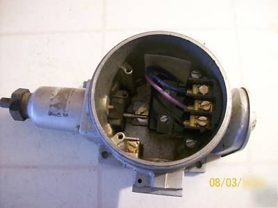 United electric control temperature switch E121-3BS