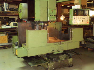 Yam 1986 cnc-3A milling machine w/fanuc 10M control