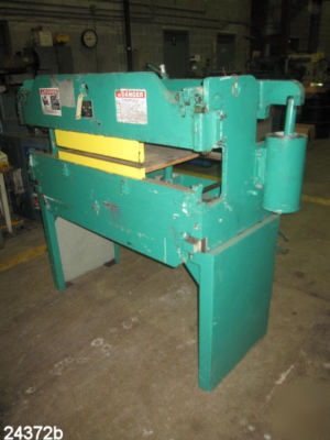 Bantam pneumatic press brake (4'X18GA)