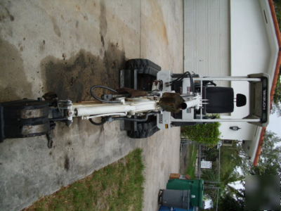 Clean takeuchi mini excavator all systems work great 