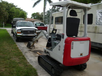 Clean takeuchi mini excavator all systems work great 