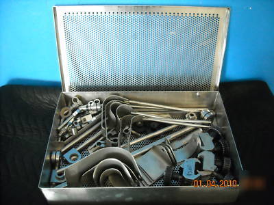 Minnesota scientific omni trac retractor set