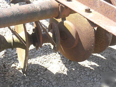 International 37 12' wheel disk disc hyd lift pull type
