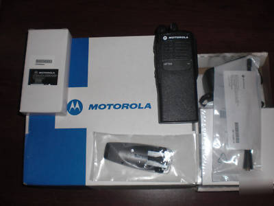 New motorola HT750 uhf 403-470 ht 750 16 channel 2010