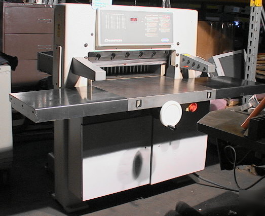 Champion hydraulic paper cutter model 305X digital bg
