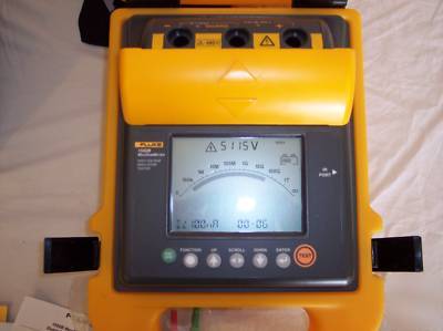 Fluke 1550B megohmmeter with leads, case, manuals