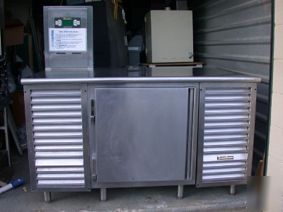 Traulsen 50LB undercounter capacity smart chiller RBC50