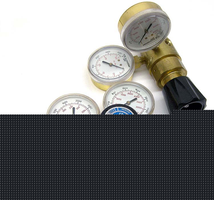 Lot 2 air products cga-560 alphagaz pressure regulator