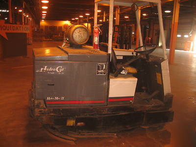 Advance hydro-cat ride on sweeper/scrubber lp powered