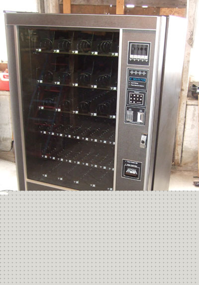 Rowe 5900 s full size snack and candy vending machine