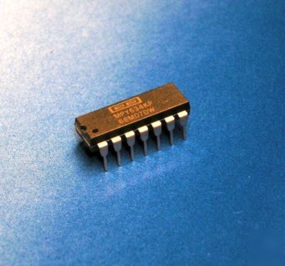 MPY634KP wide bw 4 quadrant analog multiplier MPY634 X2