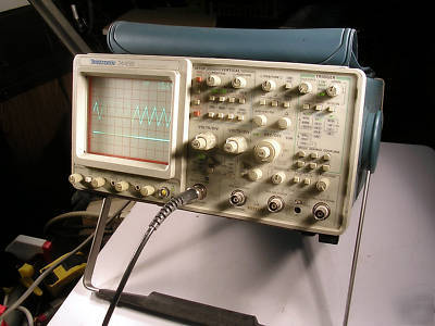 Tektronix 2445B w/ probes and pouch tested good