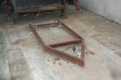 Trash compactor roll off style 