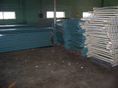 Large lot warehouse pallet racking beams 