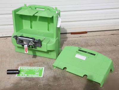 Sperian fend all 1000 emergency eye wash station 