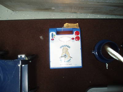 Soaper monkey hands free wire lubricating system. 