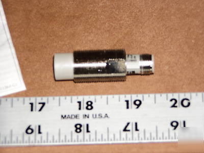 New omron E2E-X10ME1-M1 proximity switch 
