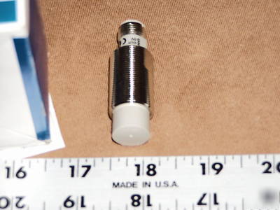 New omron E2E-X10ME1-M1 proximity switch 