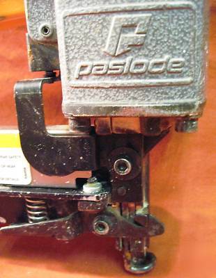 Paslode 3250/65 F16 pneumatic 16 gauge finish nailer