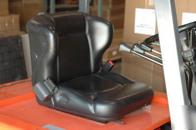 Toyota 3 wheel (2001) 5FBE15 3,000 lb electric forklift