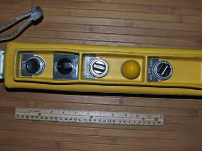 Woodhead pushbutton pendant station automation control