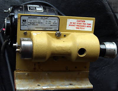 Milton roy mini pump for lc 5000 psi 460 ml hr 115 vac