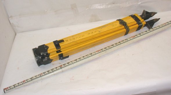 Mobile instruments survey tripod + lietz leveling rod
