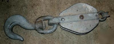 C&r pulley w/ 2 sheaves & crane hook 30