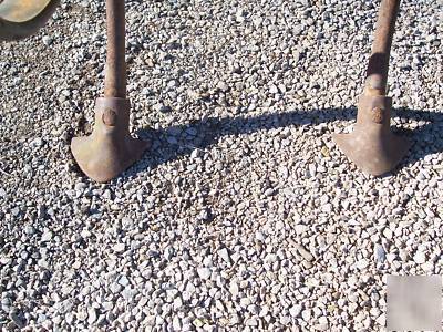 Feild cultivator, chisel plow