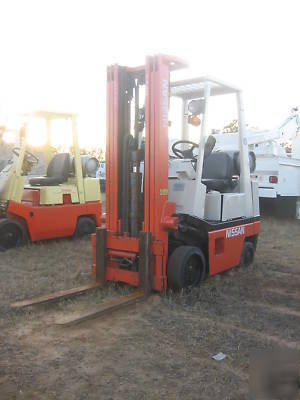 2002 nissan 3000# forklift cushion tires lp powered hd