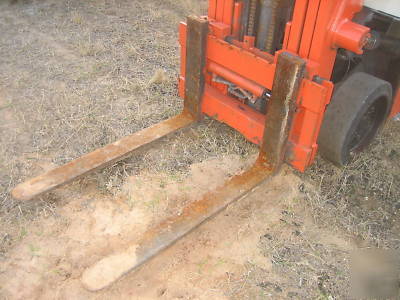 2002 nissan 3000# forklift cushion tires lp powered hd