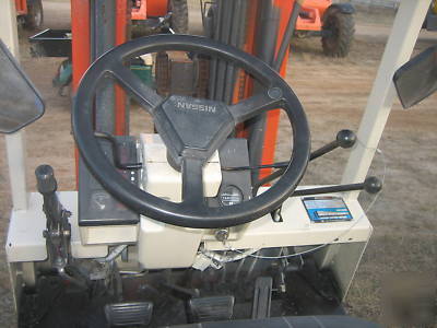 2002 nissan 3000# forklift cushion tires lp powered hd