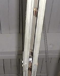 Feedrail electric trolley track
