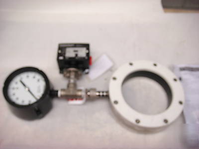 New onyx pressure insolator ring with ashcroft switch