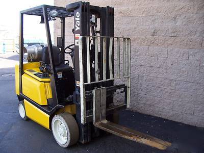 Forklift yale 5000LB cushion triple - runs good