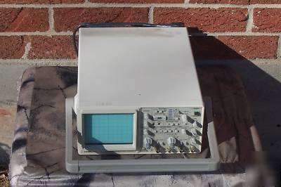 Hitachi v-695 2-chanel 60MHZ oscilloscope