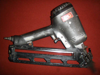 Senco SFN40 15GA finish nail gun w/case & nails
