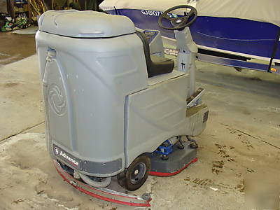 Nilfisk advance 2820 floor cleaning machine â€“ used