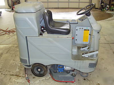 Nilfisk advance 2820 floor cleaning machine â€“ used
