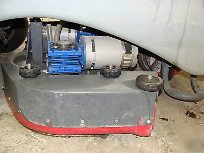 Nilfisk advance 2820 floor cleaning machine â€“ used