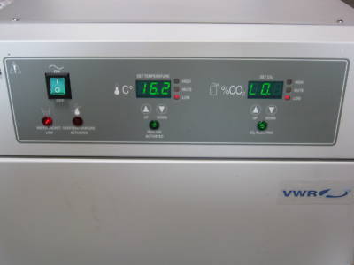 Sheldon water-jacketed mini CO2 incubator w/ shelves