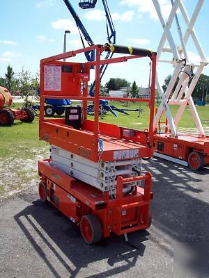 New snorkel S1930 scissor lift 25' working height,brand 