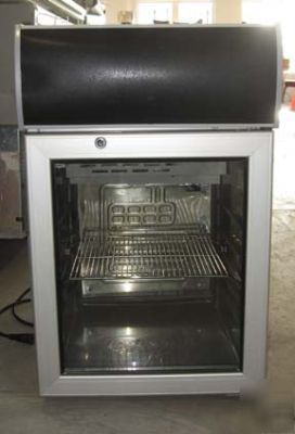 Cold master table-top beverage can merchandiser 