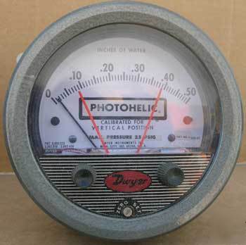 Dwyer photohelic 3000-0C pressure switch gage 117V 10A