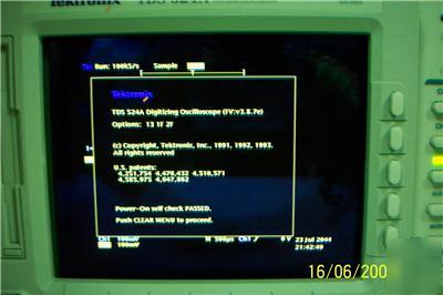 Tektronix TDS524A 500 mhz color digitizing oscilloscope