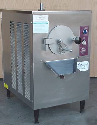 Saniserv B5A countertop batch frezer ice cream equip.